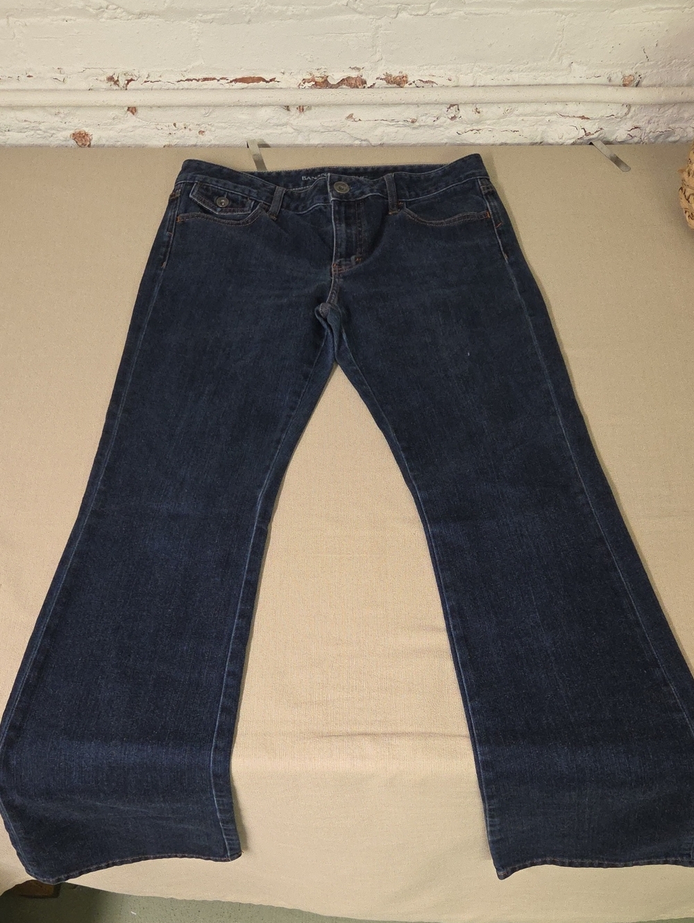 Banana Republic Boot Cut Jeans in Dark Blue with Contrast Stitching Y2K Size 29